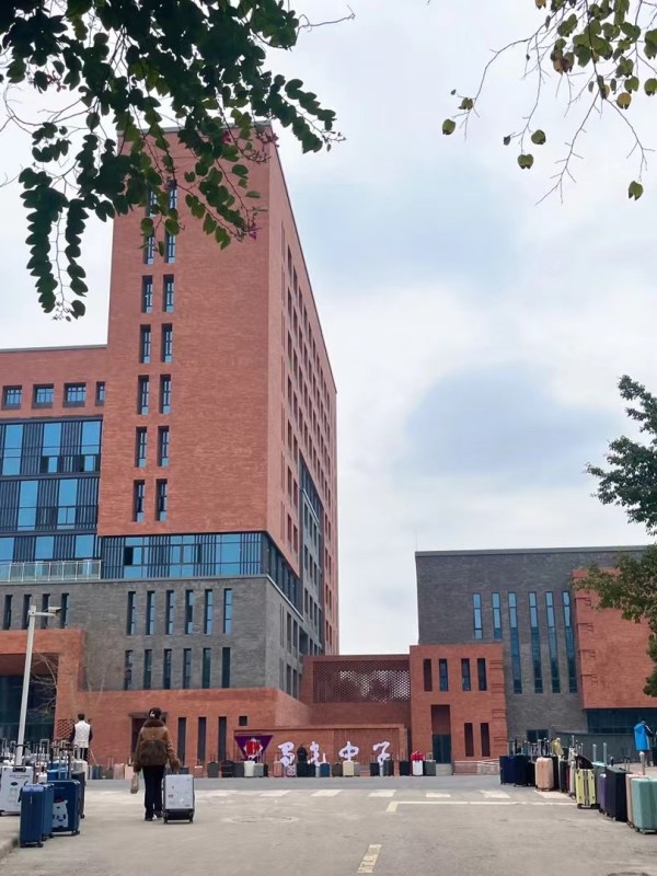 Non ti piace la scuola? Se non studi ti mando a&nbsp;lavorare!