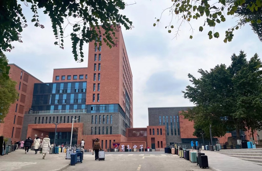 Non ti piace la scuola? Se non studi ti mando a&nbsp;lavorare!